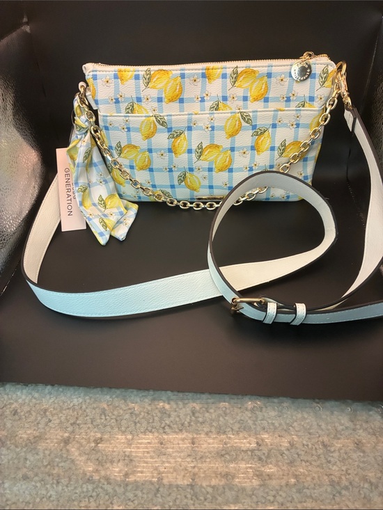 BCBGeneration Handbags - 🎉🎉🎉BCBGeneration Light Blue and Yellow Lemon-Print Crossbody Bag